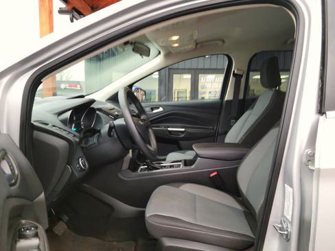 Used 2018 Ford Escape SE image 17