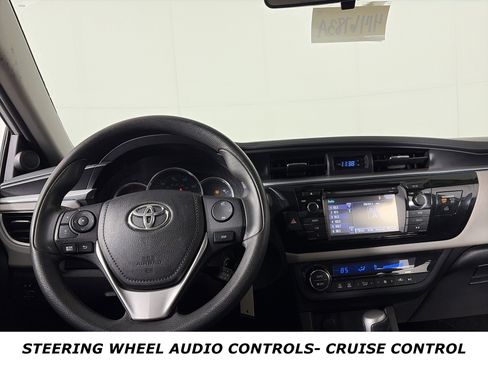 Used 2015 Toyota Corolla LE image 8
