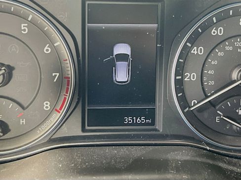 Used 2023 Hyundai Kona SE AWD/4WD image 12