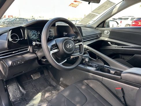 Used 2024 Hyundai Elantra Blue image 14