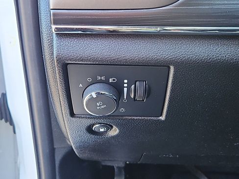 Used 2022 Jeep Grand Cherokee Limited image 12