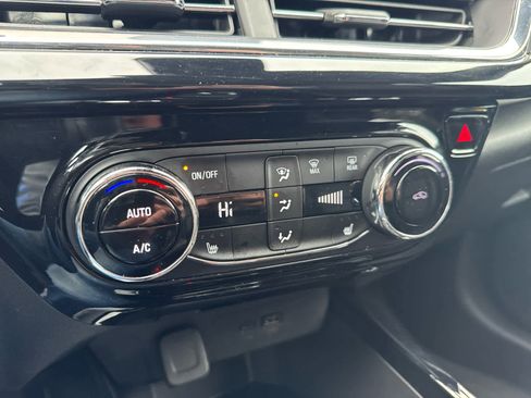 Used 2025 Chevrolet Trax RS image 22