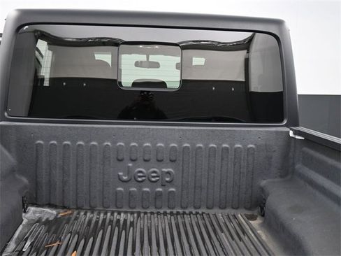 Used 2023 Jeep Gladiator Sport image 22