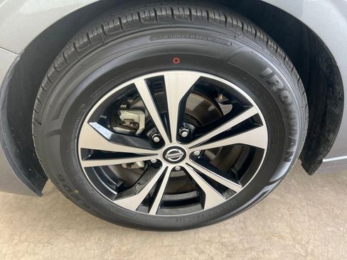 Used 2023 Nissan Sentra SV image 28