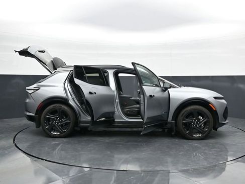 Used 2024 Chevrolet Equinox EV RS w/ Active Safety Package 3 FWD image 44