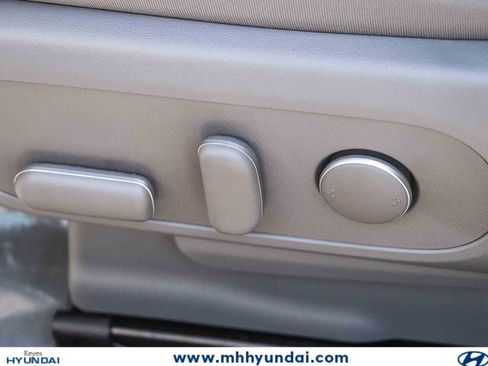 Certified 2025 Hyundai Ioniq 5 SE RWD image 18