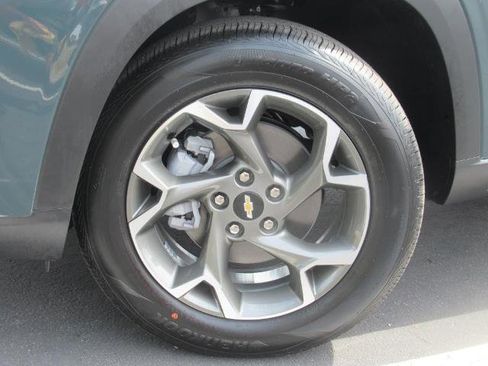 New 2025 Chevrolet Trax LT w/ Driver Confidence Package image 7