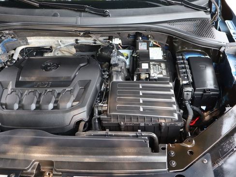 Used 2018 Volkswagen Tiguan SE AWD/4WD image 41