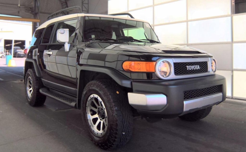 Used 2011 Toyota FJ Cruiser 4WD w/ Upgrade Pkg image 1