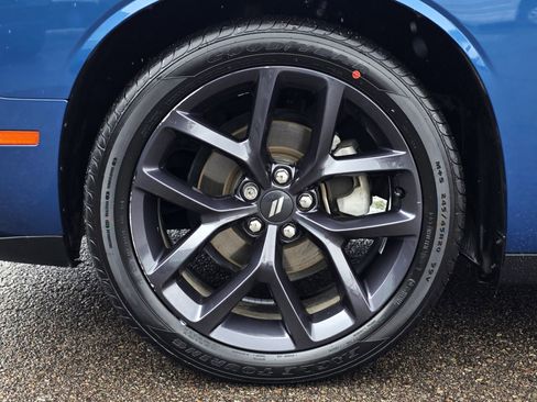 Certified 2021 Dodge Challenger SXT w/ Blacktop Package image 9