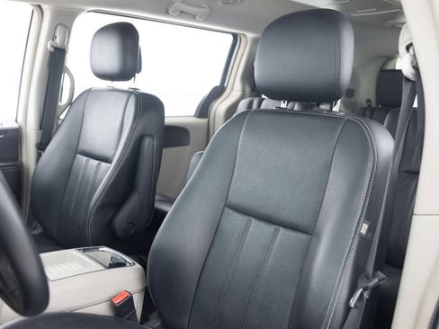 Used 2013 Chrysler Town & Country Touring FWD image 24