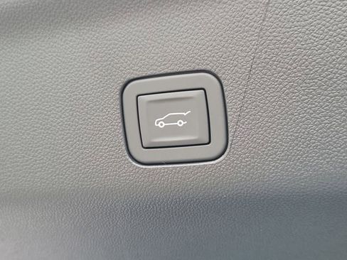 New 2026 GMC Yukon Denali w/ Denali Reserve Package image 9