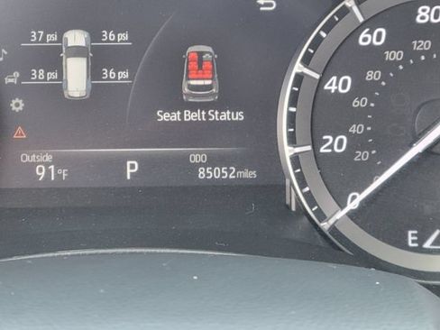 Used 2021 Toyota Highlander XLE FWD image 10
