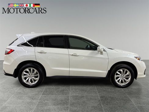 Used 2018 Acura RDX w/ Technology Package image 2