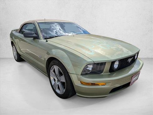 Used 2006 Ford Mustang GT RWD image 3