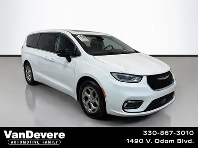 Used 2024 Chrysler Pacifica Limited