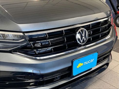 Used 2023 Volkswagen Tiguan SE R-Line image 31