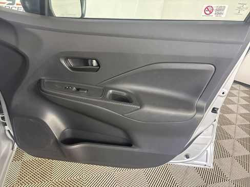 Used 2025 Nissan Versa S FWD image 27