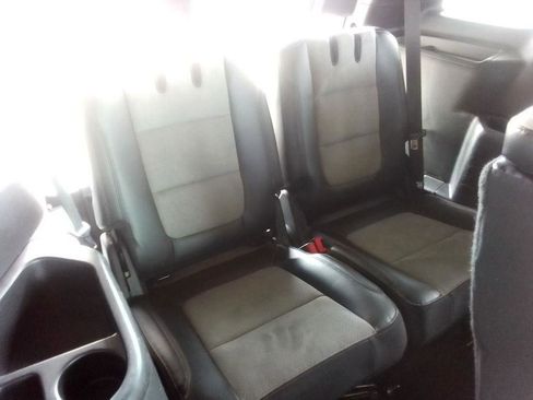 Used 2017 Ford Explorer XLT w/ Equipment Group 202A image 20