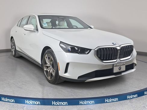 Used 2026 BMW 530i xDrive 530i xDrive w/ Premium Package image 4