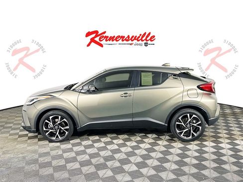 Used 2021 Toyota C-HR XLE image 4