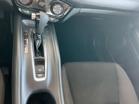 Used 2022 Honda HR-V LX image 18