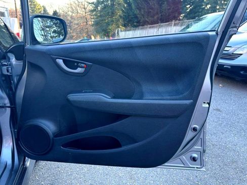 Used 2010 Honda Fit Sport image 18