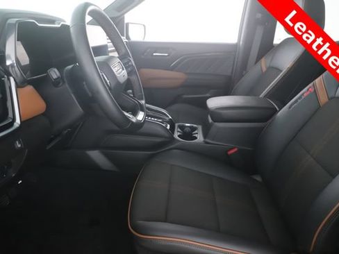 Used 2024 GMC Canyon AT4 AWD/4WD image 16