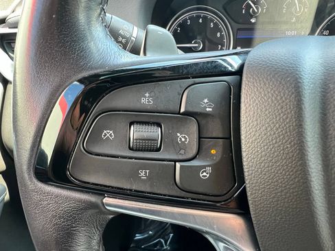 Used 2023 Buick Enclave Essence FWD image 33