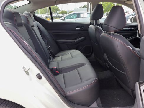 Used 2023 Nissan Altima 2.5 SR w/ SR Premium Package AWD/4WD image 10