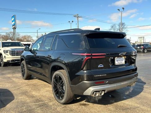 New 2026 Chevrolet Traverse LT w/ LPO, Floor Liner Package FWD image 5