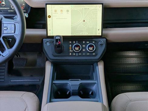 New 2026 Land Rover Defender 110 X-Dynamic SE image 11