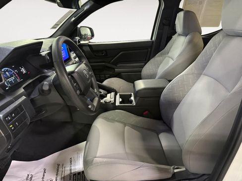 Used 2025 Toyota Tacoma SR5 RWD image 15