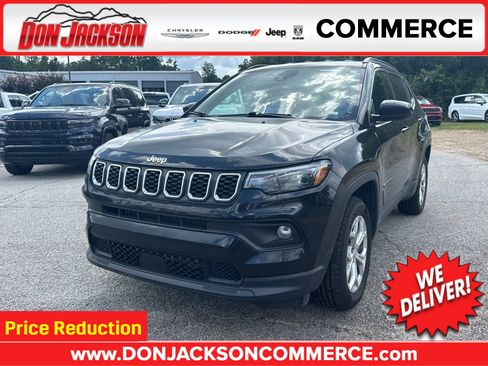Used 2024 Jeep Compass Latitude AWD/4WD image 1