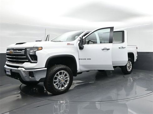 Used 2024 Chevrolet Silverado 2500 LTZ w/ LTZ Plus Package image 64