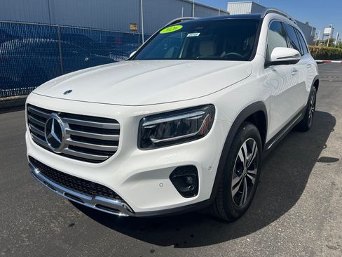 Used 2026 Mercedes-Benz GLB 250 image 9