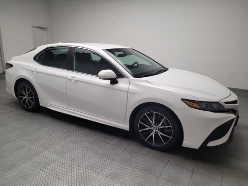 Used 2023 Toyota Camry SE image 11