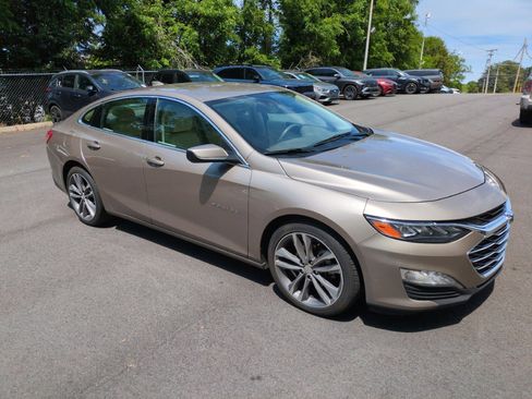 Used 2024 Chevrolet Malibu LT FWD image 1