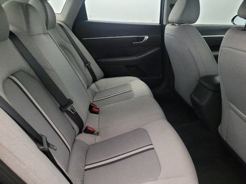 Used 2021 Hyundai Sonata SE w/ Preferred Accessory Package FWD image 19