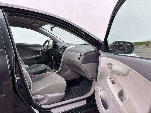 Used 2010 Toyota Corolla LE image 12