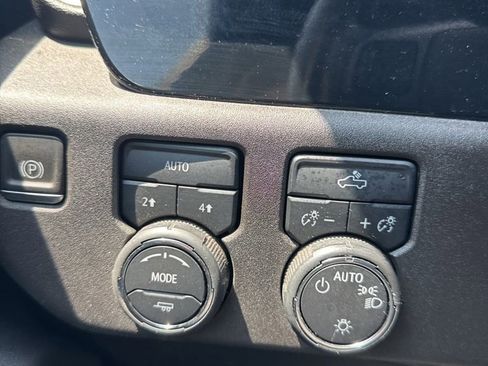 Used 2024 Chevrolet Silverado 1500 LT w/ Convenience Package II AWD/4WD image 19