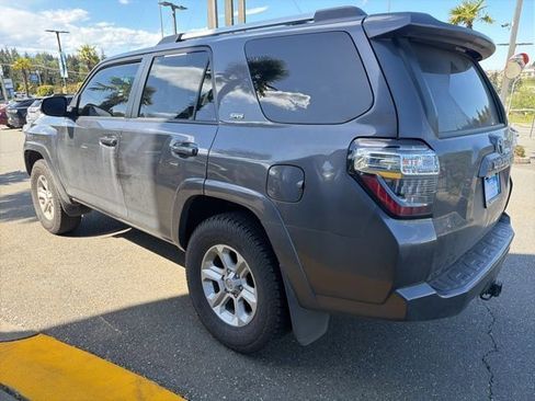 Used 2020 Toyota 4Runner SR5 Premium w/ Moonroof Package AWD/4WD image 8