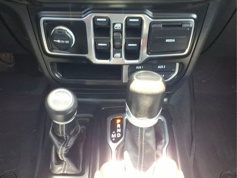 Used 2020 Jeep Gladiator Overland w/ Popular Equipment Package AWD/4WD image 18