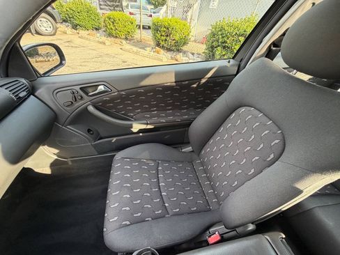 Used 2002 Mercedes-Benz C 230 Coupe image 19