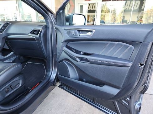 Used 2020 Ford Edge ST image 25