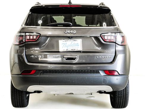 Used 2024 Jeep Compass Limited AWD/4WD image 7