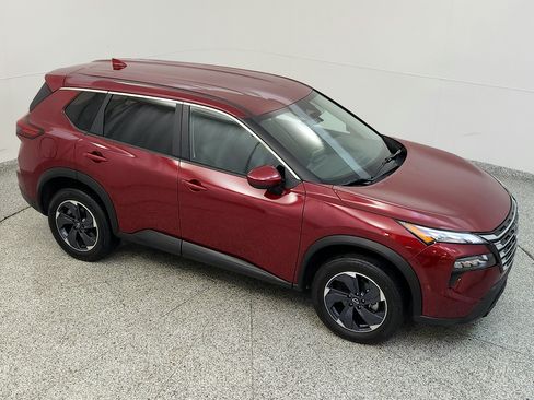 Used 2024 Nissan Rogue SV AWD/4WD image 16