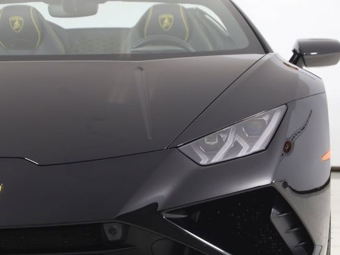 Used 2023 Lamborghini Huracan EVO image 93