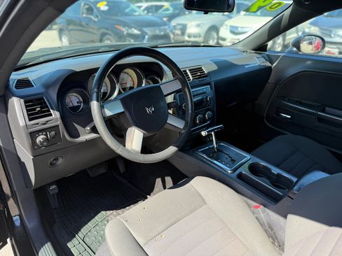 Used 2009 Dodge Challenger R/T RWD image 17