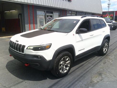 Used 2022 Jeep Cherokee Trailhawk w/ Comfort/Convenience Group AWD/4WD image 12